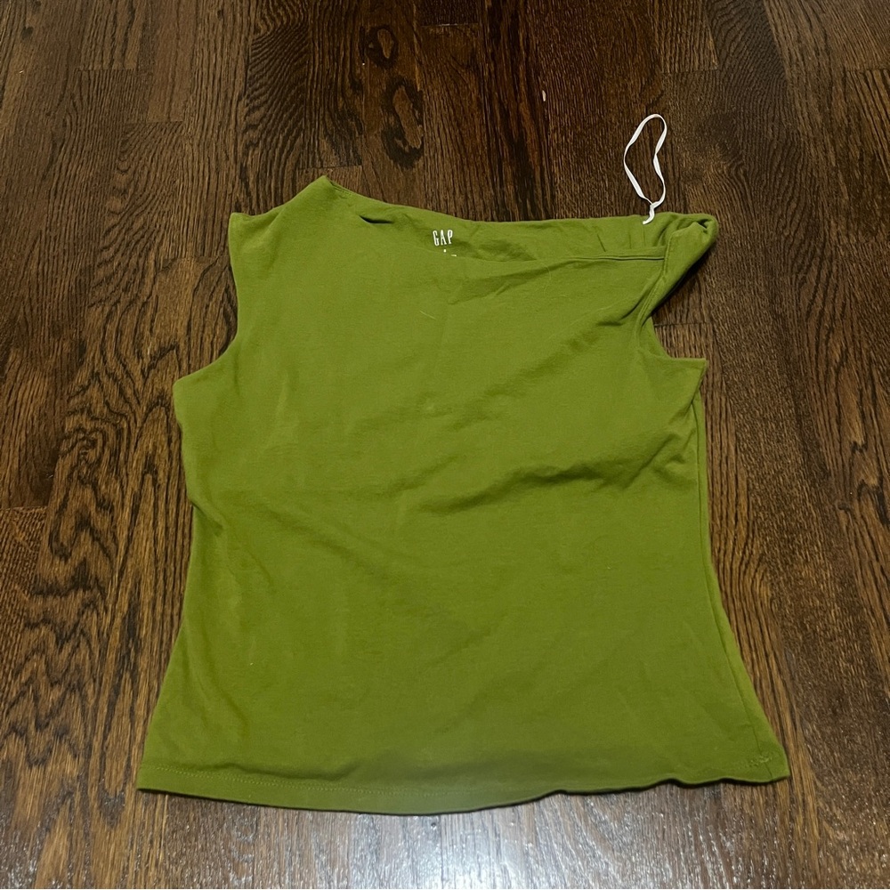 green twist tie GAP top!